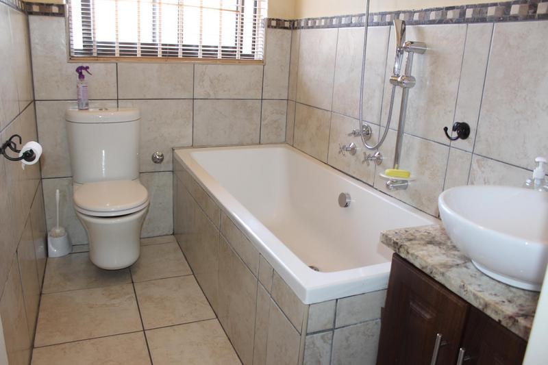 3 Bedroom Property for Sale in Glen Lilly Western Cape